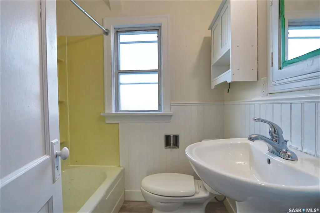 1824 Winnipeg Street Regina SK S4P 1G2