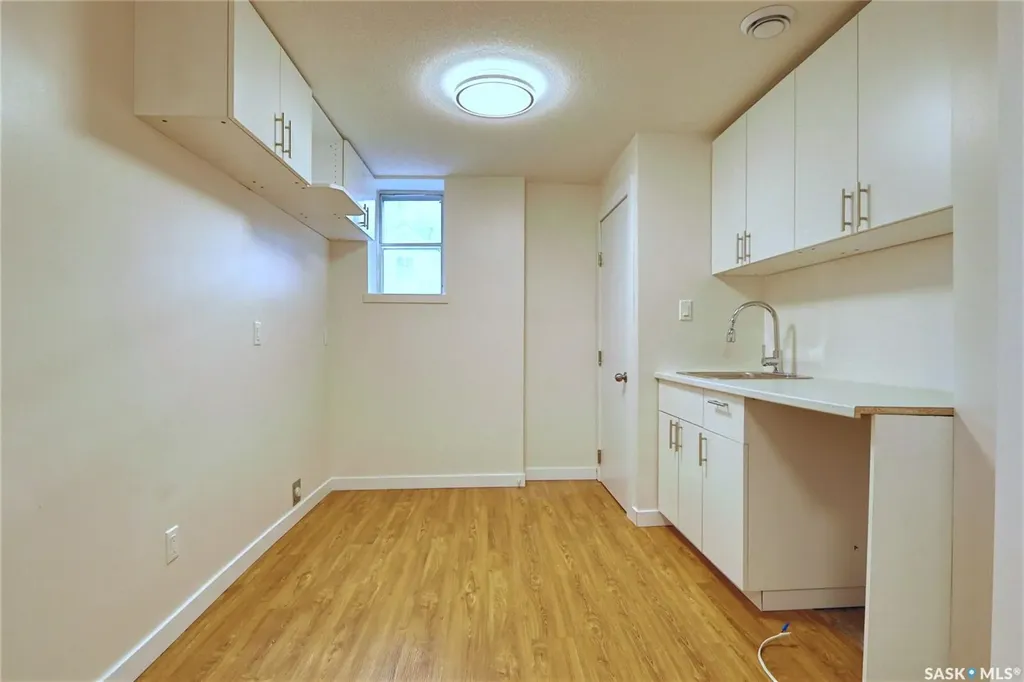1824 Winnipeg Street Regina SK S4P 1G2