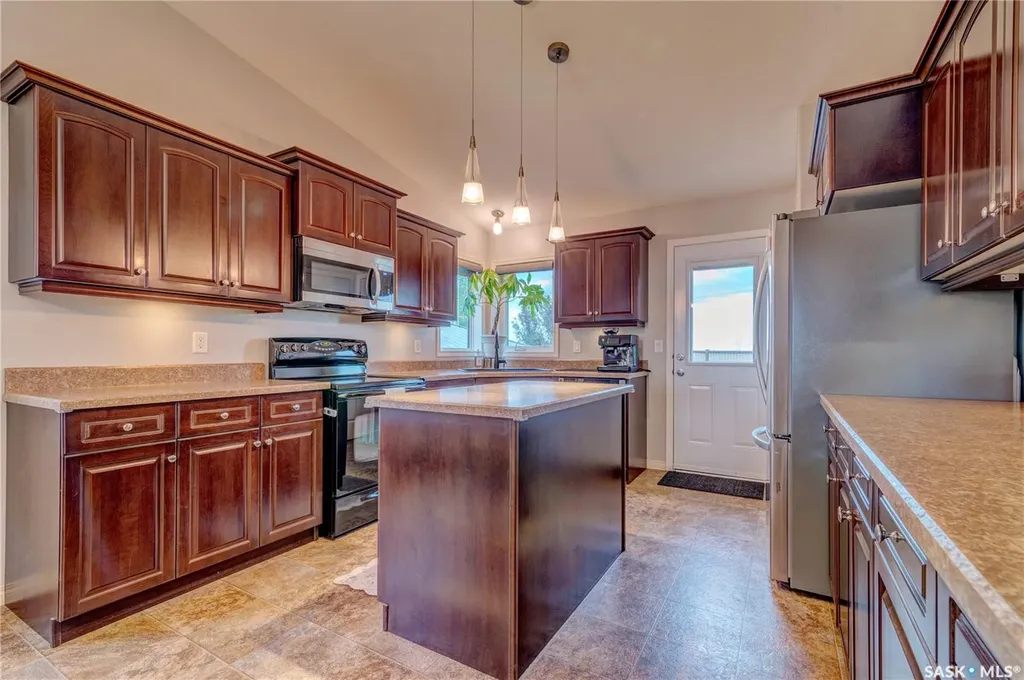 751 Bluebird Crescent Regina SK S4N 7S3
