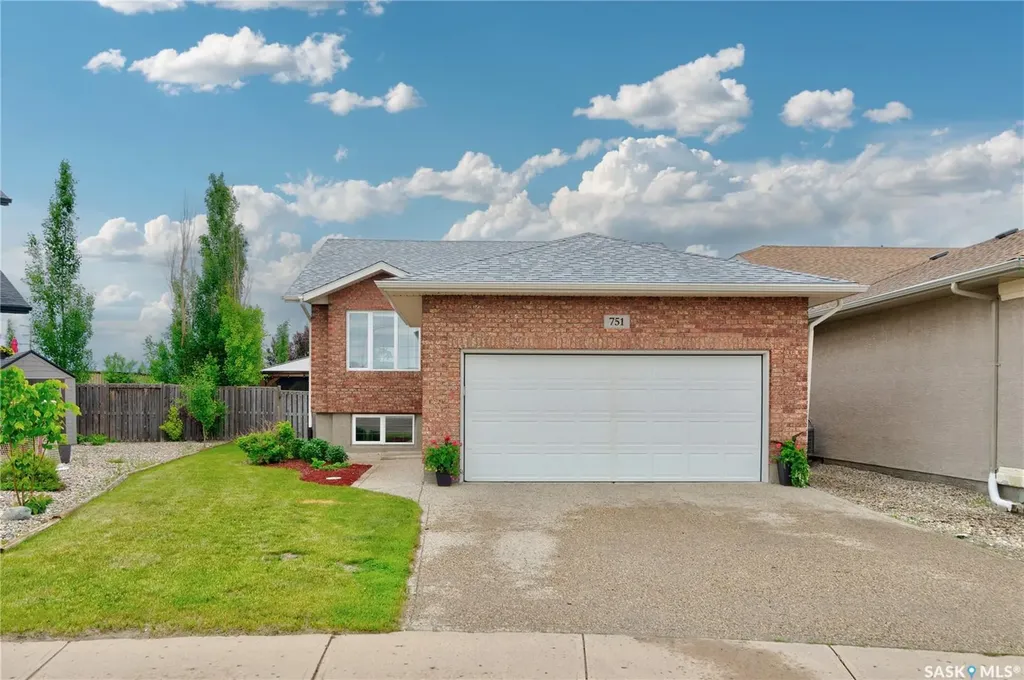 751 Bluebird Crescent Regina SK S4N 7S3