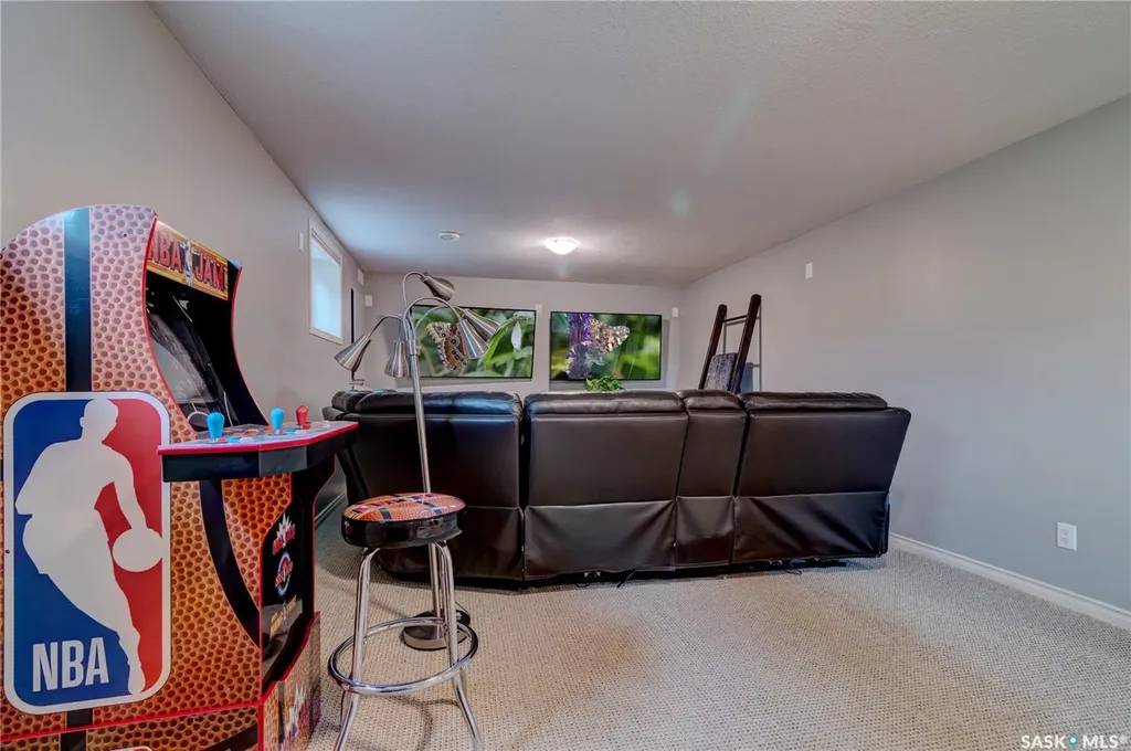 751 Bluebird Crescent Regina SK S4N 7S3