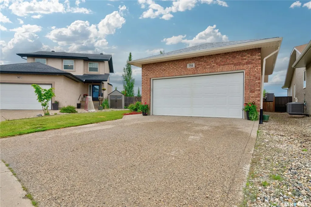 751 Bluebird Crescent Regina SK S4N 7S3