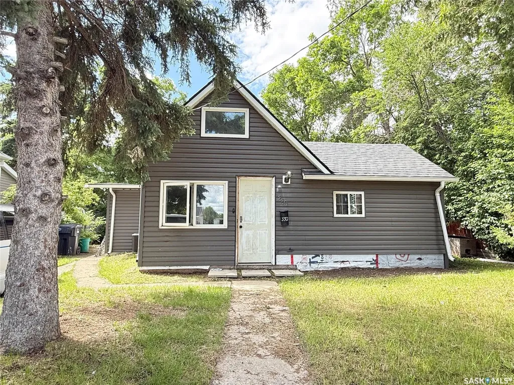 330 3rd Avenue SE Weyburn SK S4H 1X4