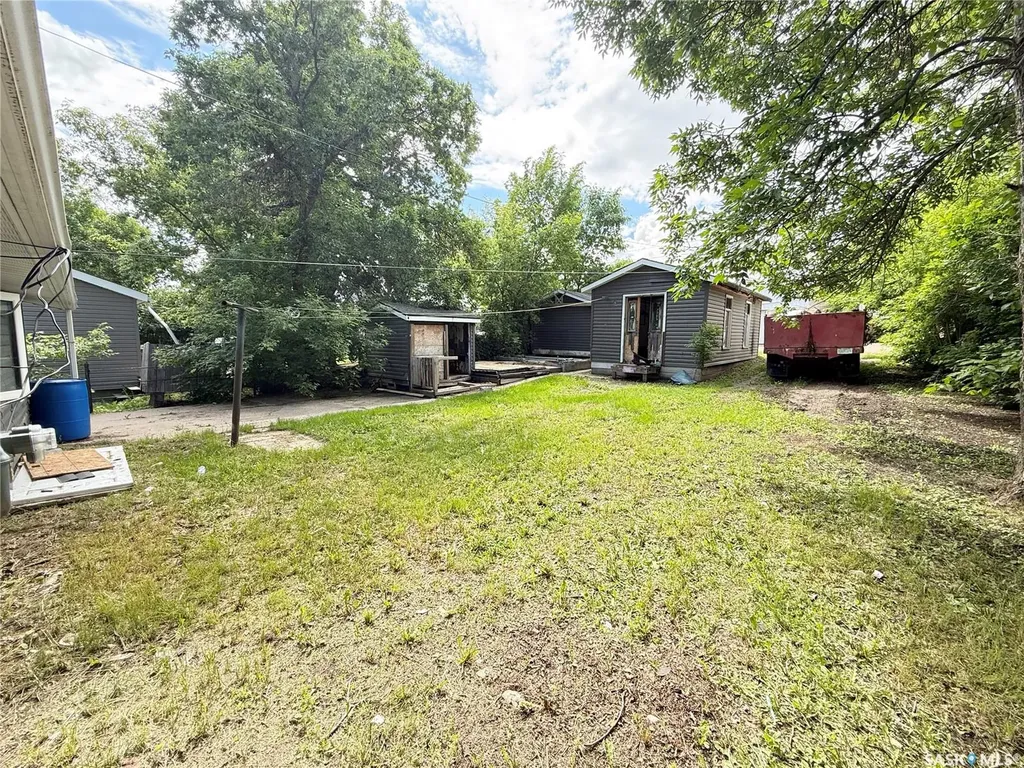330 3rd Avenue SE Weyburn SK S4H 1X4