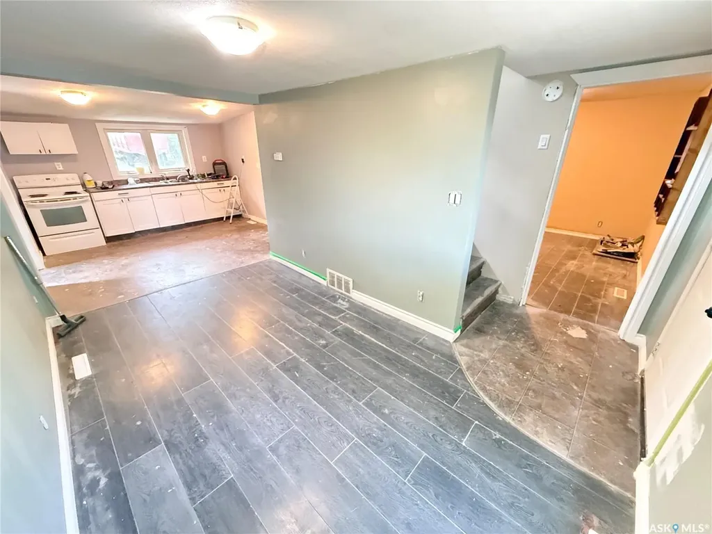 330 3rd Avenue SE Weyburn SK S4H 1X4