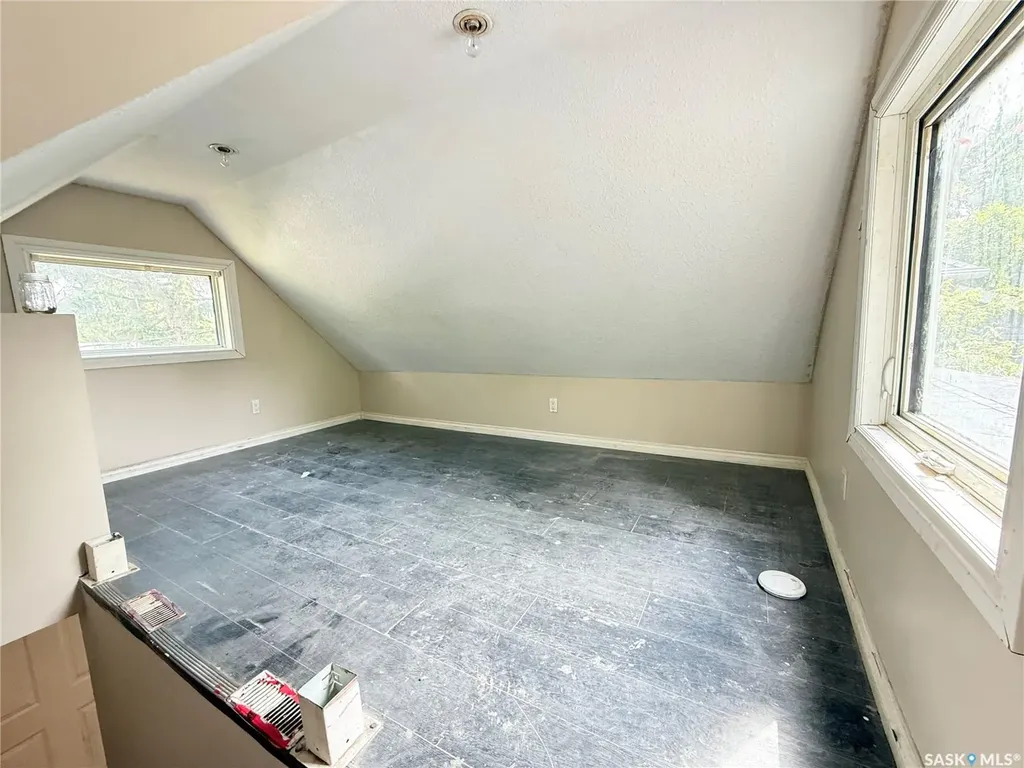 330 3rd Avenue SE Weyburn SK S4H 1X4