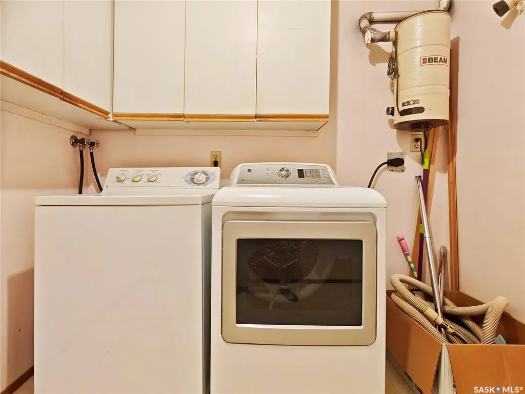 918 Argyle Avenue Saskatoon SK S7H 2W1