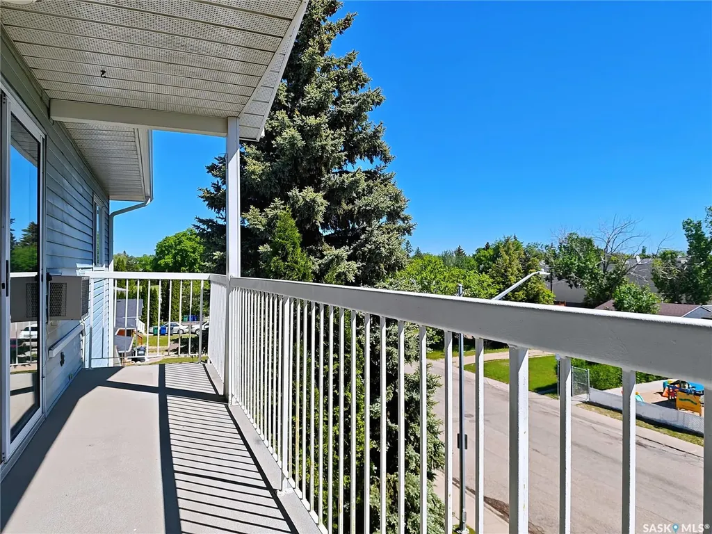 918 Argyle Avenue Saskatoon SK S7H 2W1