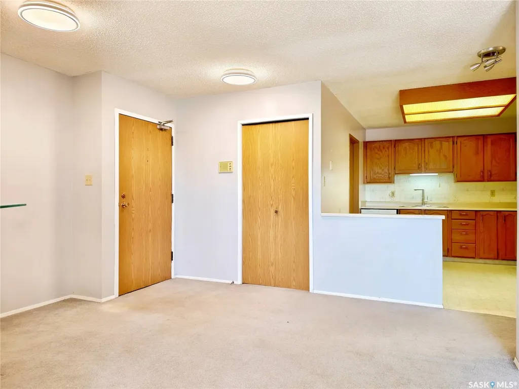 918 Argyle Avenue Saskatoon SK S7H 2W1