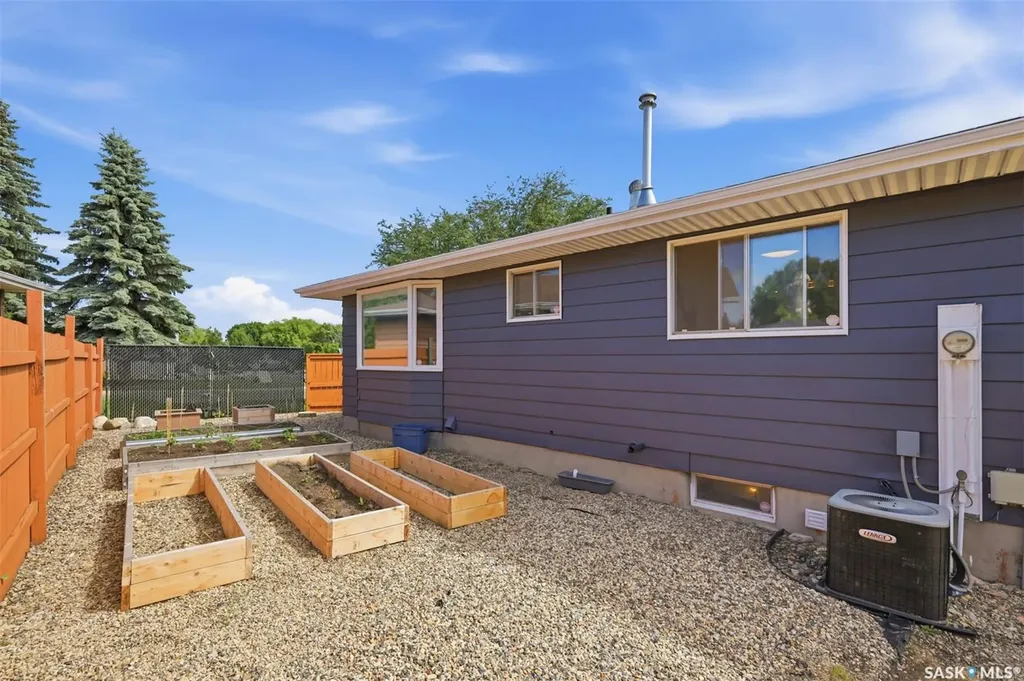103 Appleby Drive Saskatoon SK S7M 4B4