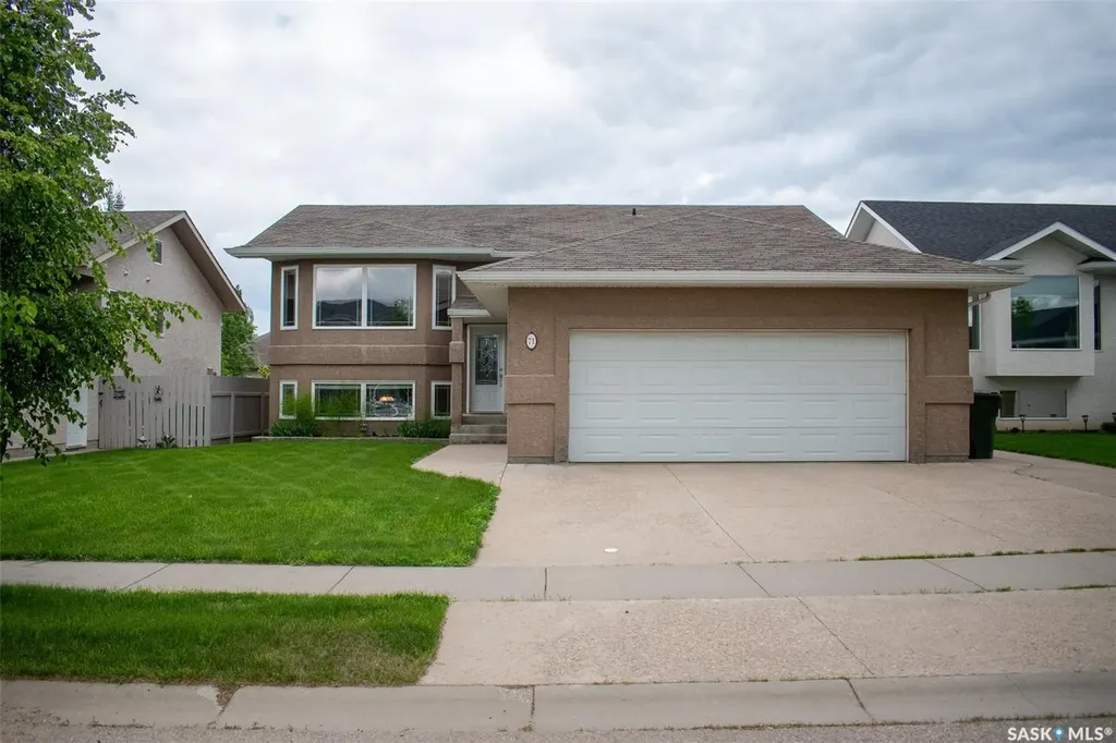 71 Longpre Crescent Prince Albert SK S6X 1C6