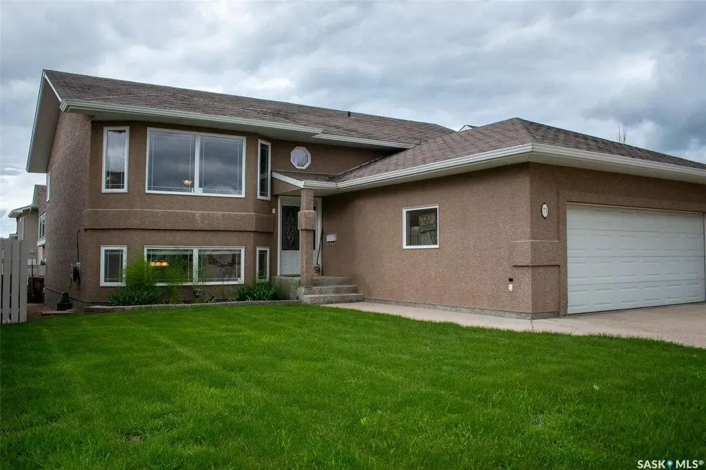71 Longpre Crescent Prince Albert SK S6X 1C6