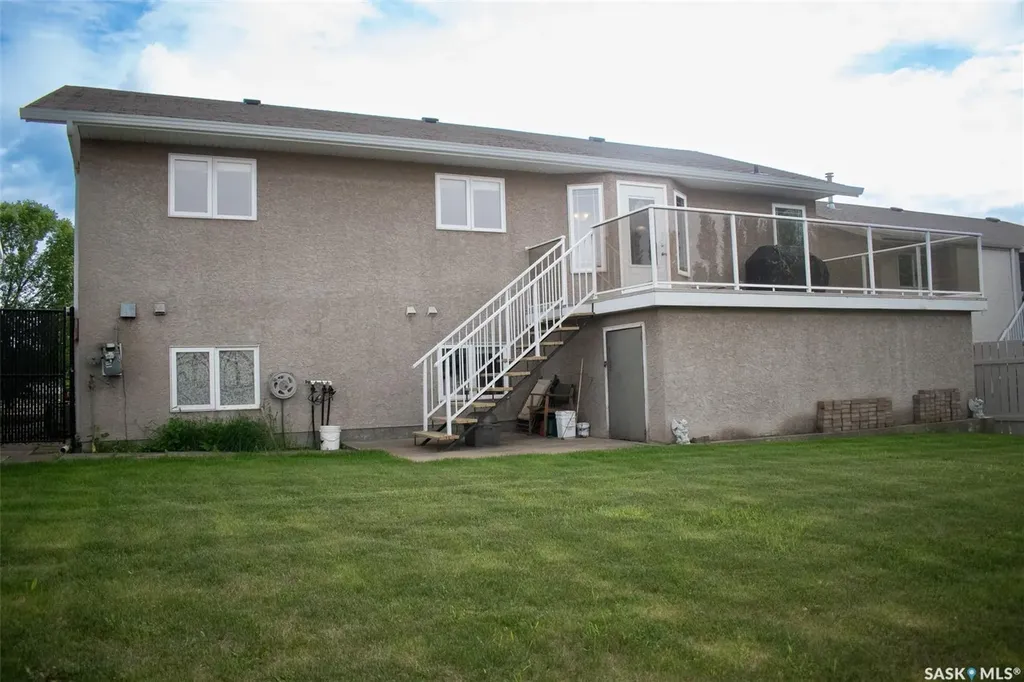71 Longpre Crescent Prince Albert SK S6X 1C6