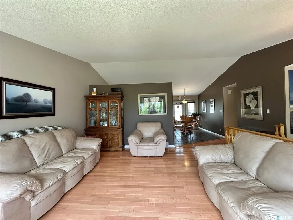 71 Longpre Crescent Prince Albert SK S6X 1C6