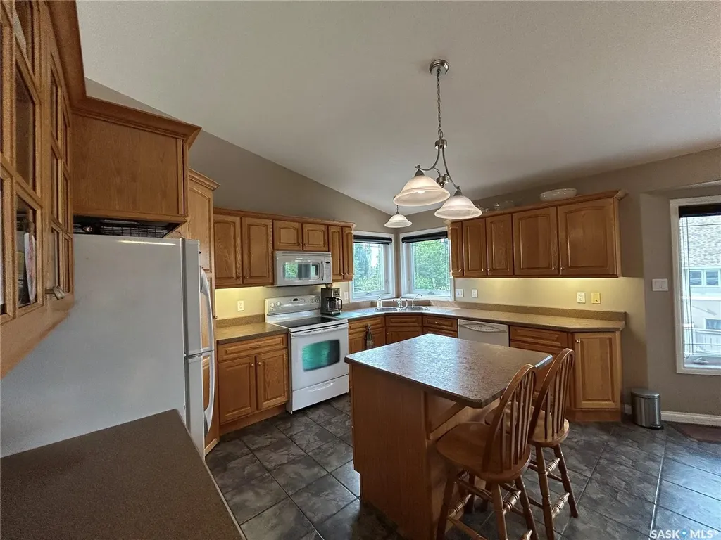 71 Longpre Crescent Prince Albert SK S6X 1C6