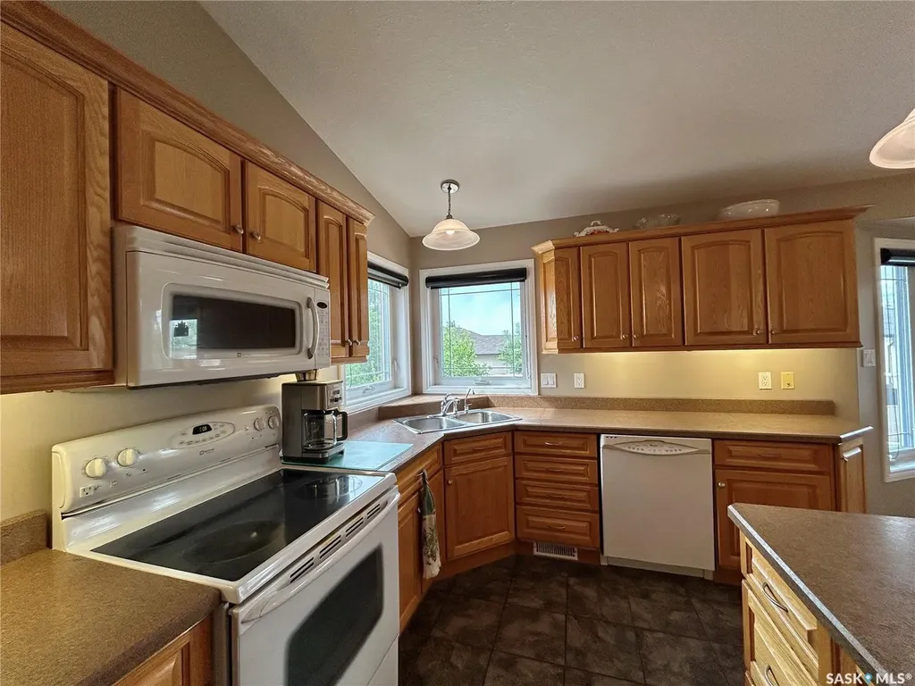 71 Longpre Crescent Prince Albert SK S6X 1C6
