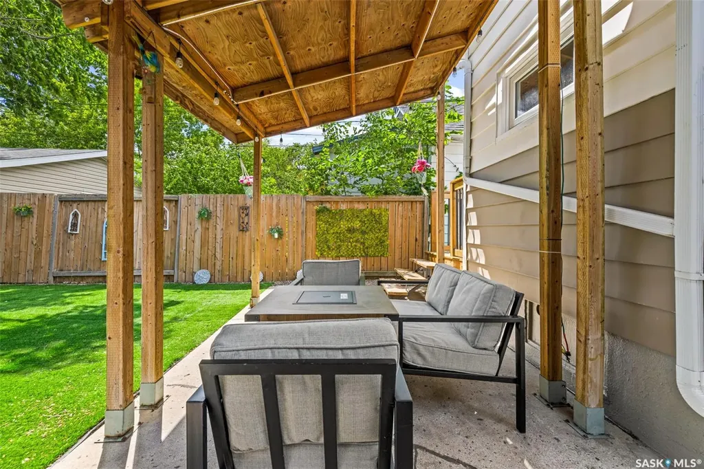2167 Lindsay Street Regina SK S4N 3C1