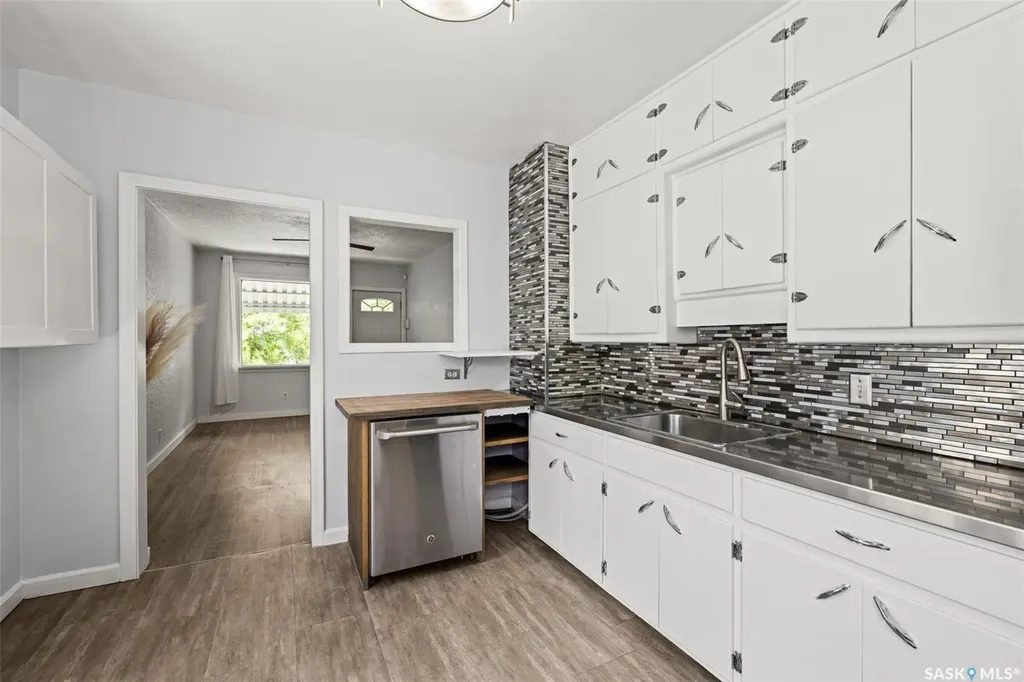 2167 Lindsay Street Regina SK S4N 3C1