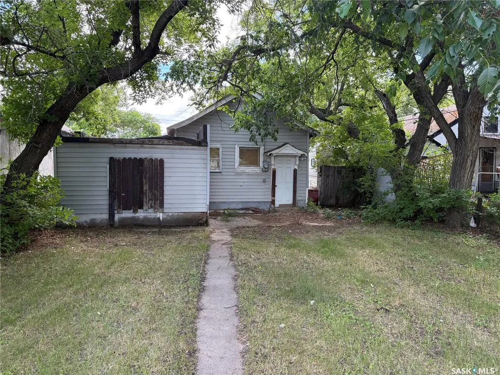 115 L Avenue S Saskatoon SK S7M 2G9