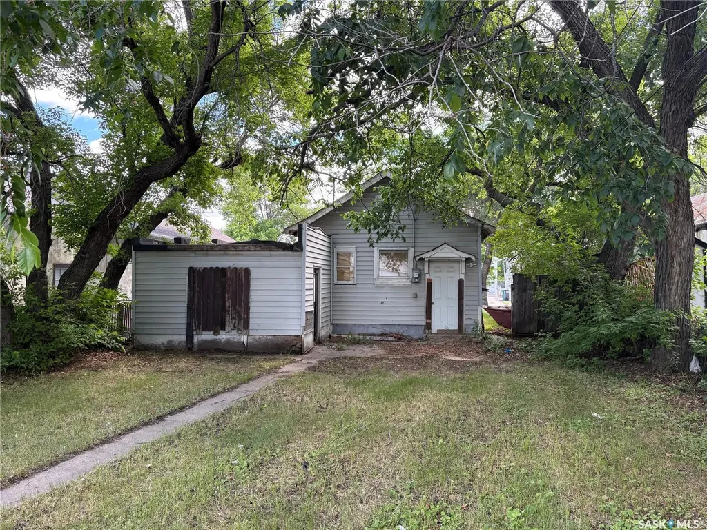 115 L Avenue S Saskatoon SK S7M 2G9