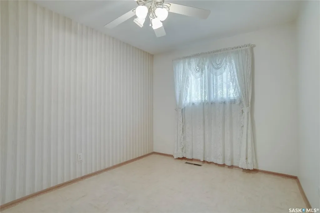 1701 Prince Of Wales Avenue Saskatoon SK S7K 3E6