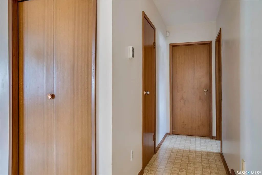 1701 Prince Of Wales Avenue Saskatoon SK S7K 3E6