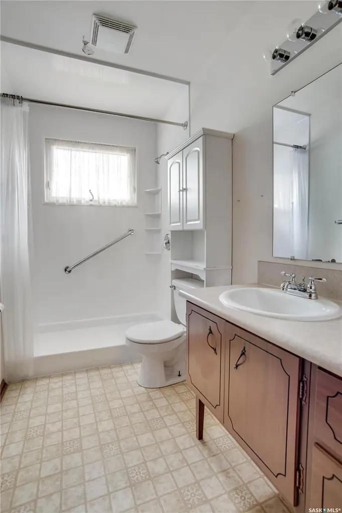 1701 Prince Of Wales Avenue Saskatoon SK S7K 3E6