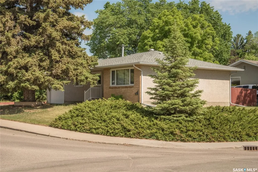 1701 Prince Of Wales Avenue Saskatoon SK S7K 3E6