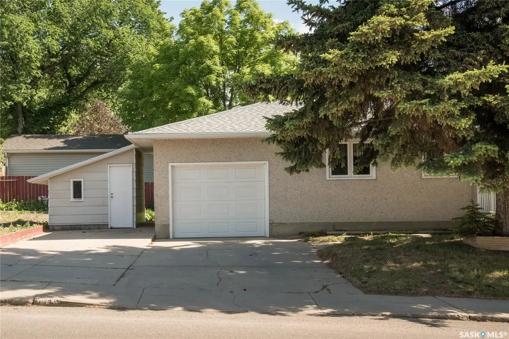 1701 Prince Of Wales Avenue Saskatoon SK S7K 3E6