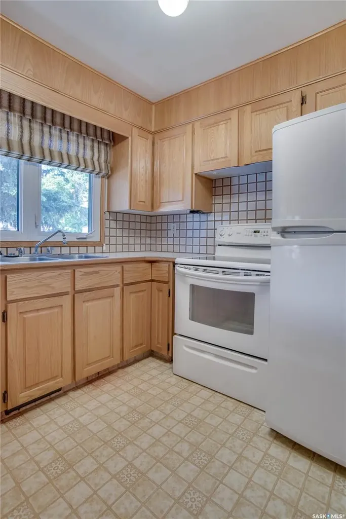 1701 Prince Of Wales Avenue Saskatoon SK S7K 3E6