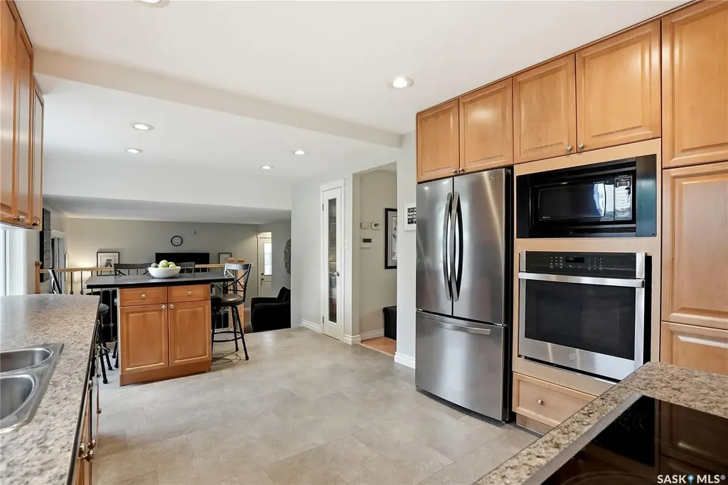21 Neilson Crescent Saskatoon SK S7H 3N4