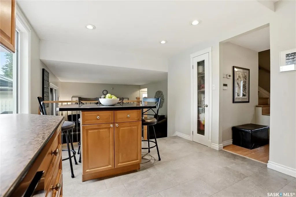 21 Neilson Crescent Saskatoon SK S7H 3N4