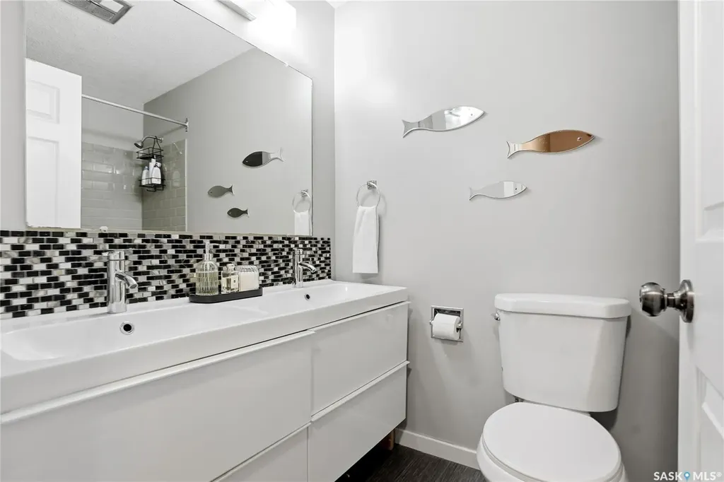 21 Neilson Crescent Saskatoon SK S7H 3N4