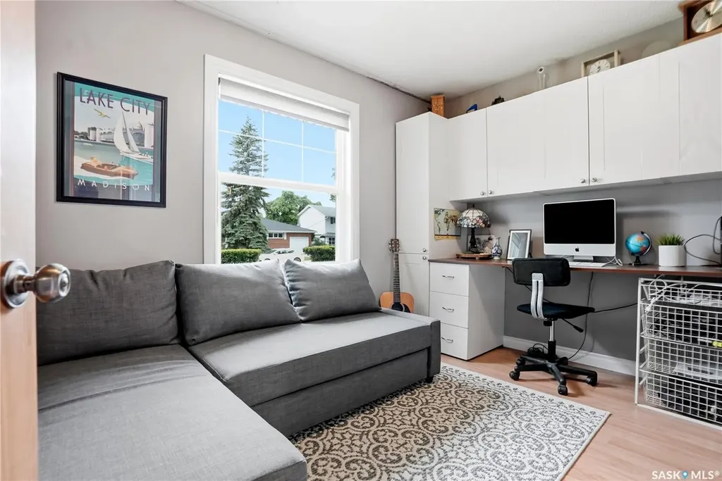 21 Neilson Crescent Saskatoon SK S7H 3N4