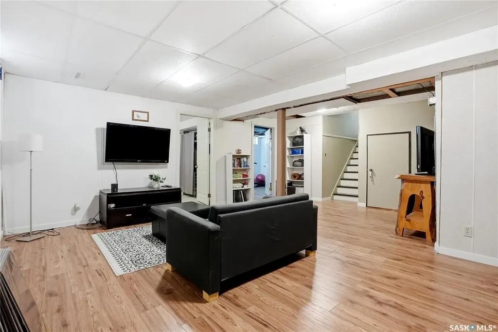 21 Neilson Crescent Saskatoon SK S7H 3N4