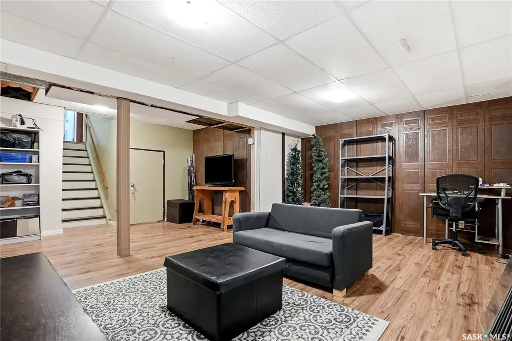 21 Neilson Crescent Saskatoon SK S7H 3N4