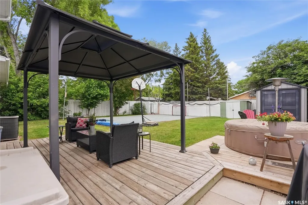 21 Neilson Crescent Saskatoon SK S7H 3N4