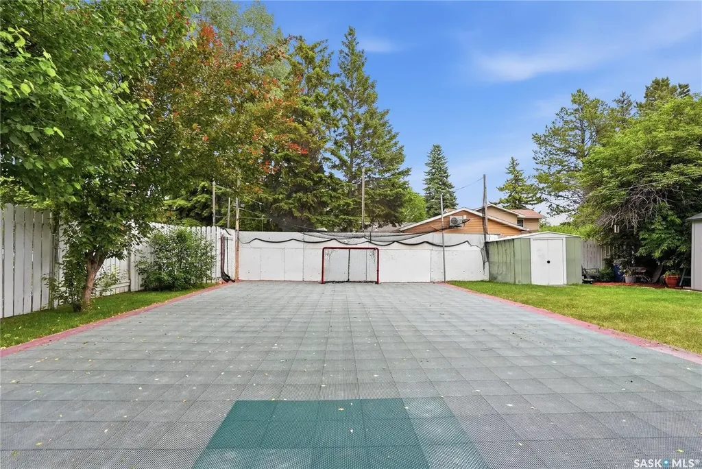 21 Neilson Crescent Saskatoon SK S7H 3N4