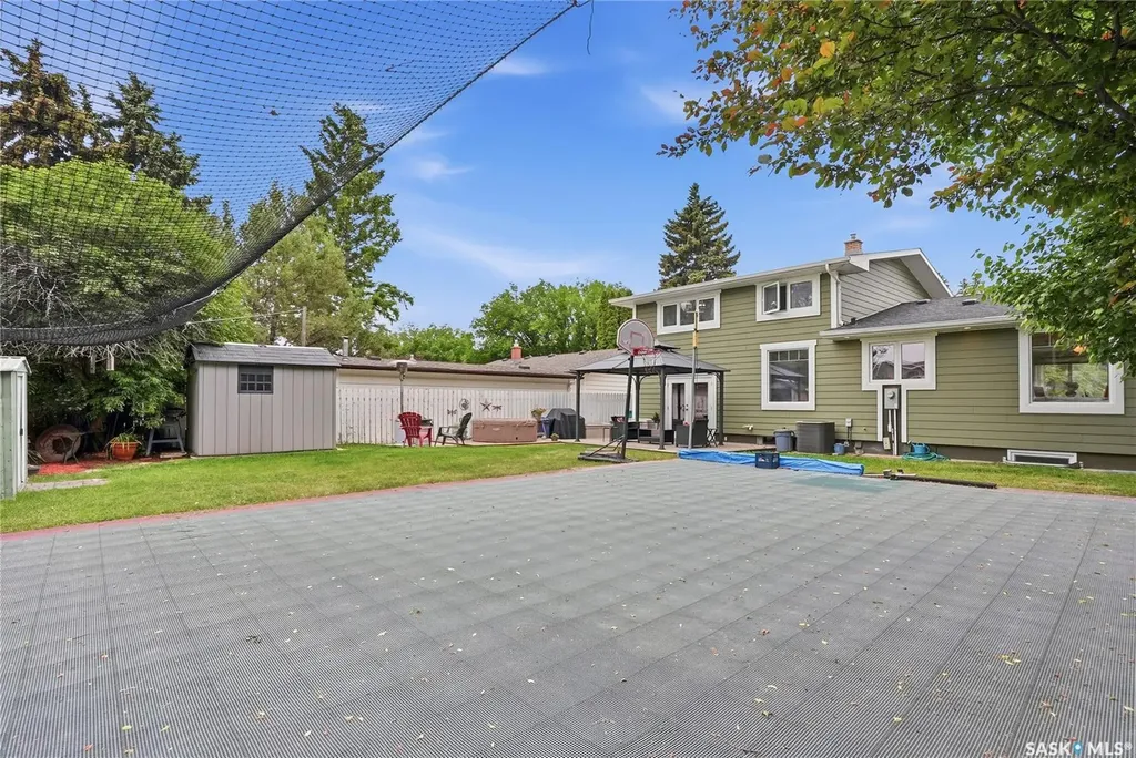 21 Neilson Crescent Saskatoon SK S7H 3N4