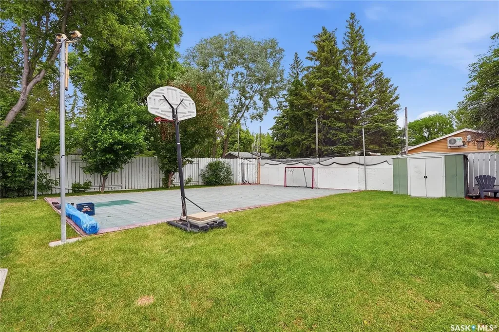 21 Neilson Crescent Saskatoon SK S7H 3N4