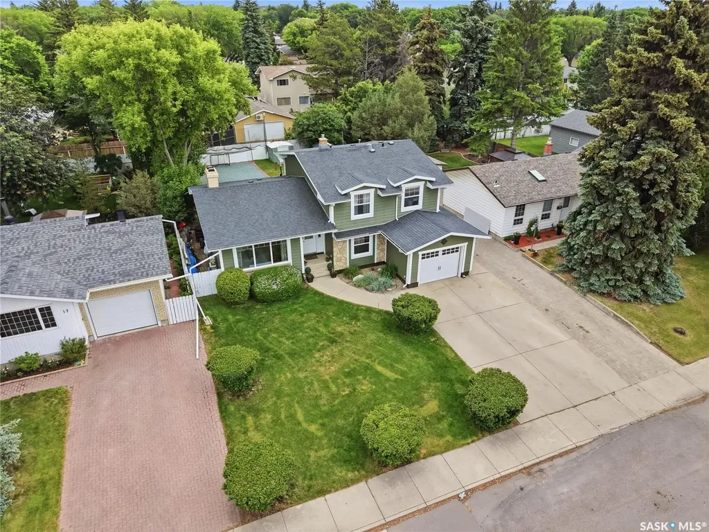 21 Neilson Crescent Saskatoon SK S7H 3N4