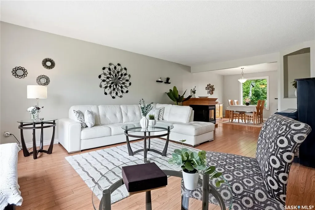 21 Neilson Crescent Saskatoon SK S7H 3N4