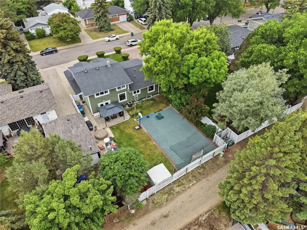 21 Neilson Crescent Saskatoon SK S7H 3N4
