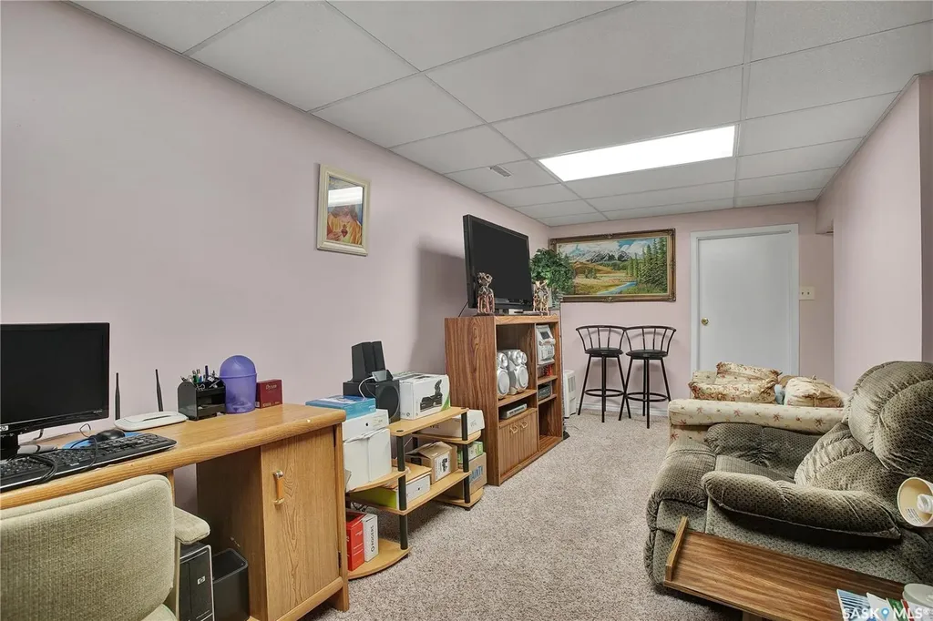 84 Rita Crescent Saskatoon SK S7N 2L5