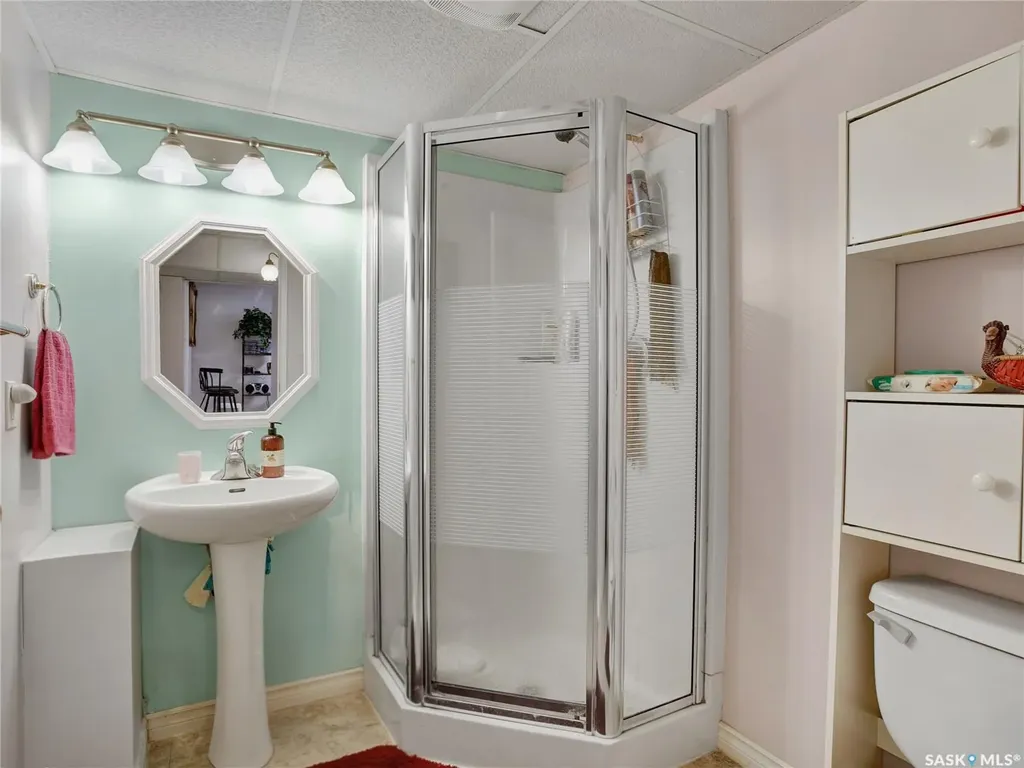 84 Rita Crescent Saskatoon SK S7N 2L5