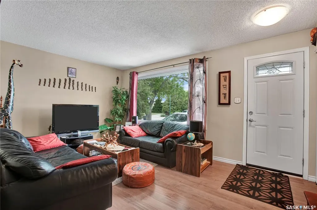 84 Rita Crescent Saskatoon SK S7N 2L5