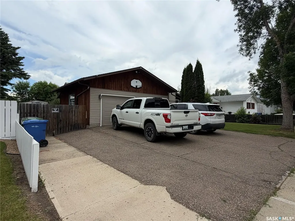 1801 Centennial Crescent North Battleford SK S9A 3J2