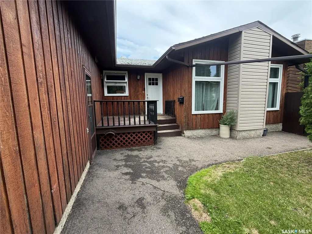1801 Centennial Crescent North Battleford SK S9A 3J2