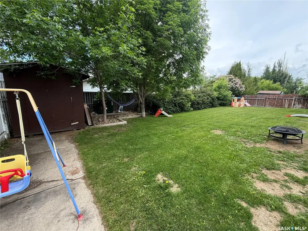 1801 Centennial Crescent North Battleford SK S9A 3J2