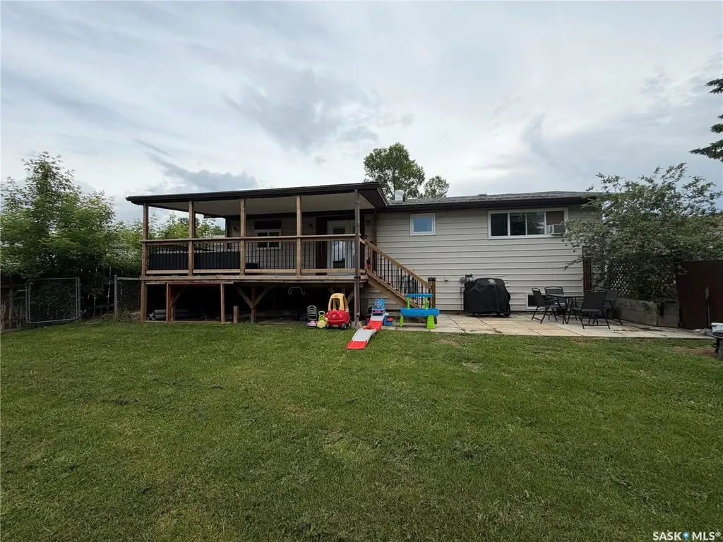 1801 Centennial Crescent North Battleford SK S9A 3J2